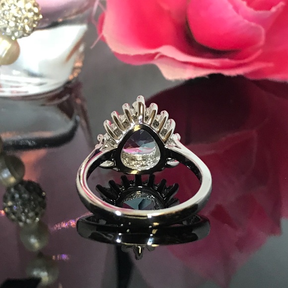 Lovely aquamarine and white sapphire ring - Picture 7 of 8